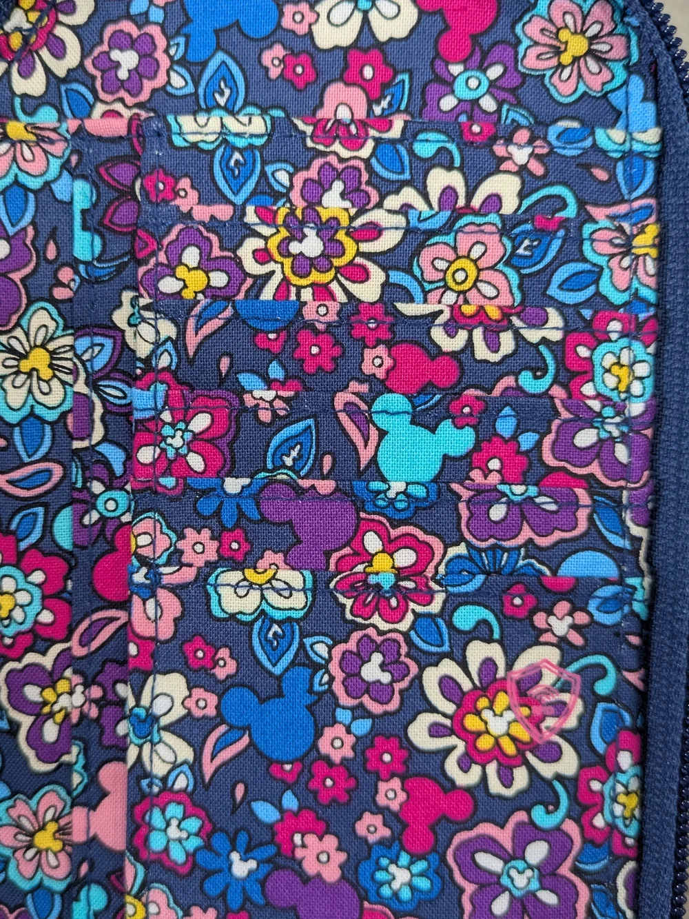 Vera Bradley Disney Mickey Wallet Wristlet Double Zip Phone Pocket - Picture 8 of 16